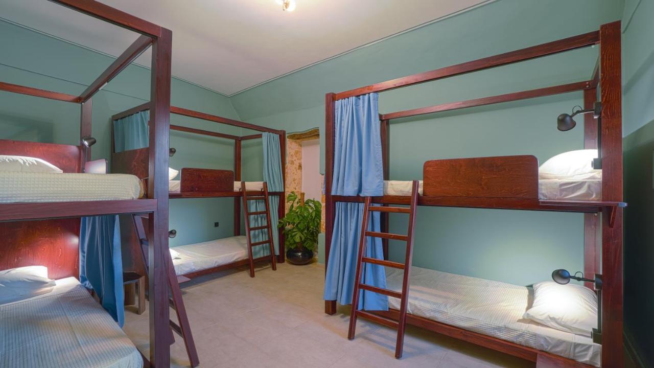 Youth Of Dope Supreme Hostel Khordhakion Экстерьер фото