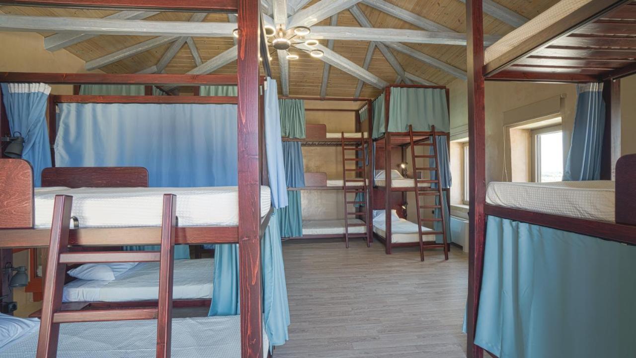 Youth Of Dope Supreme Hostel Khordhakion Экстерьер фото