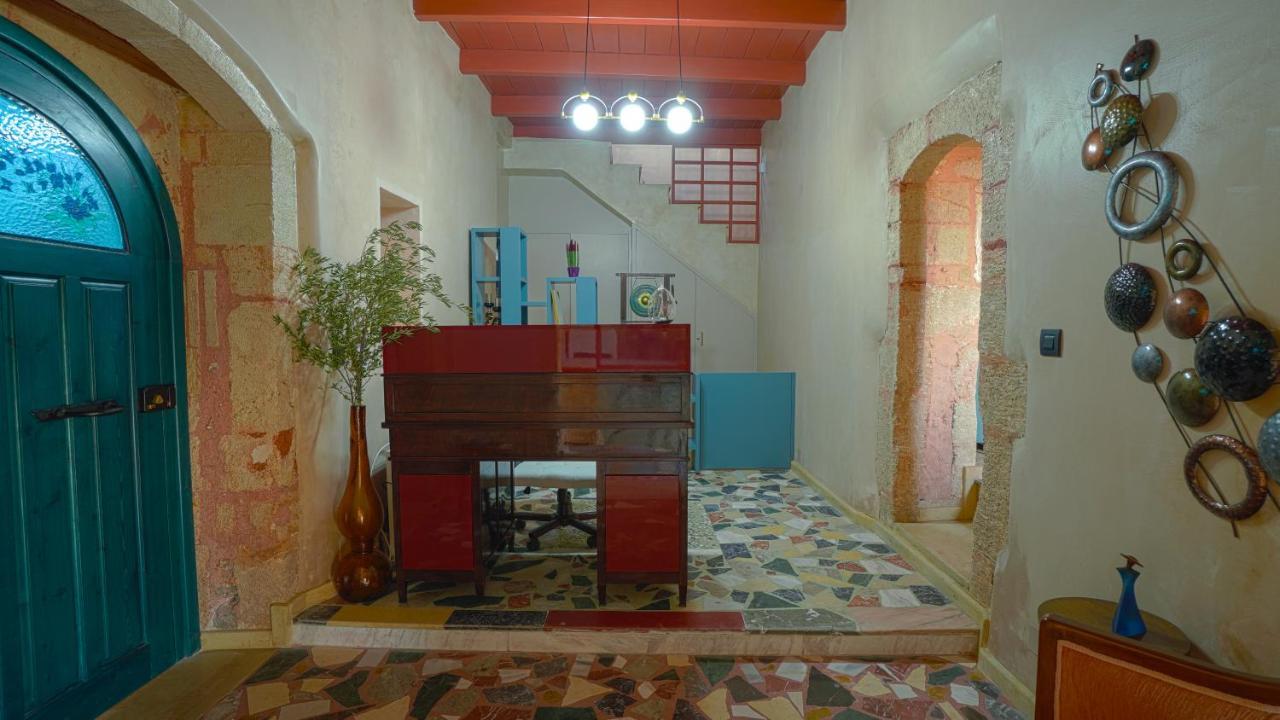 Youth Of Dope Supreme Hostel Khordhakion Экстерьер фото
